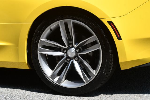 2017 Chevrolet Camaro 2dr Coupe 2LT - 23072959 - 14
