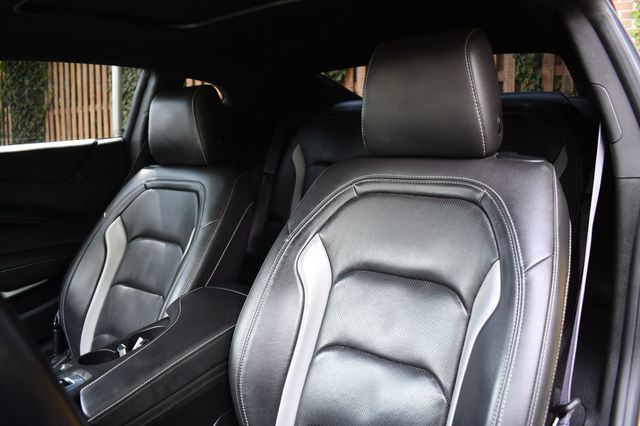 2017 Chevrolet Camaro 2dr Coupe 2LT - 23072959 - 32
