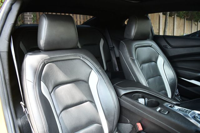 2017 Chevrolet Camaro 2dr Coupe 2LT - 23072959 - 36