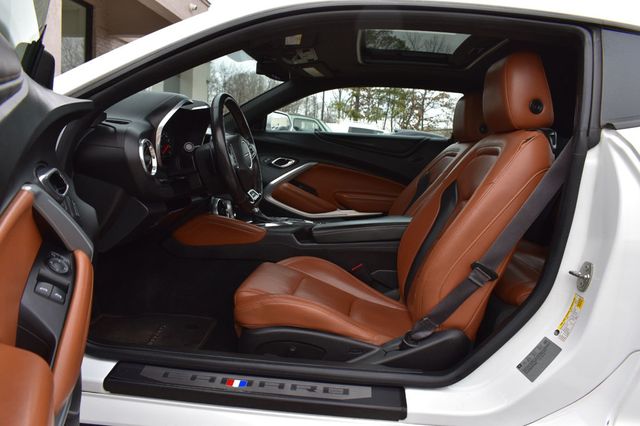 2017 Chevrolet Camaro 2dr Coupe 2LT - 22967214 - 13