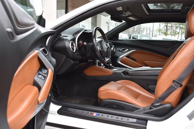 2017 Chevrolet Camaro 2dr Coupe 2LT - 22967214 - 15