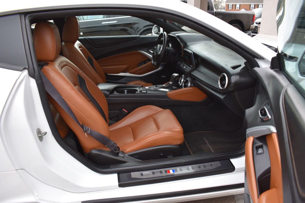 2017 Chevrolet Camaro 2dr Coupe 2LT - 22967214 - 16