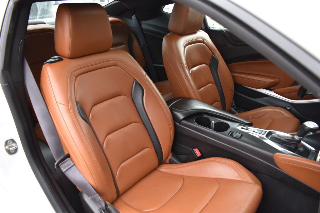 2017 Chevrolet Camaro 2dr Coupe 2LT - 22967214 - 17