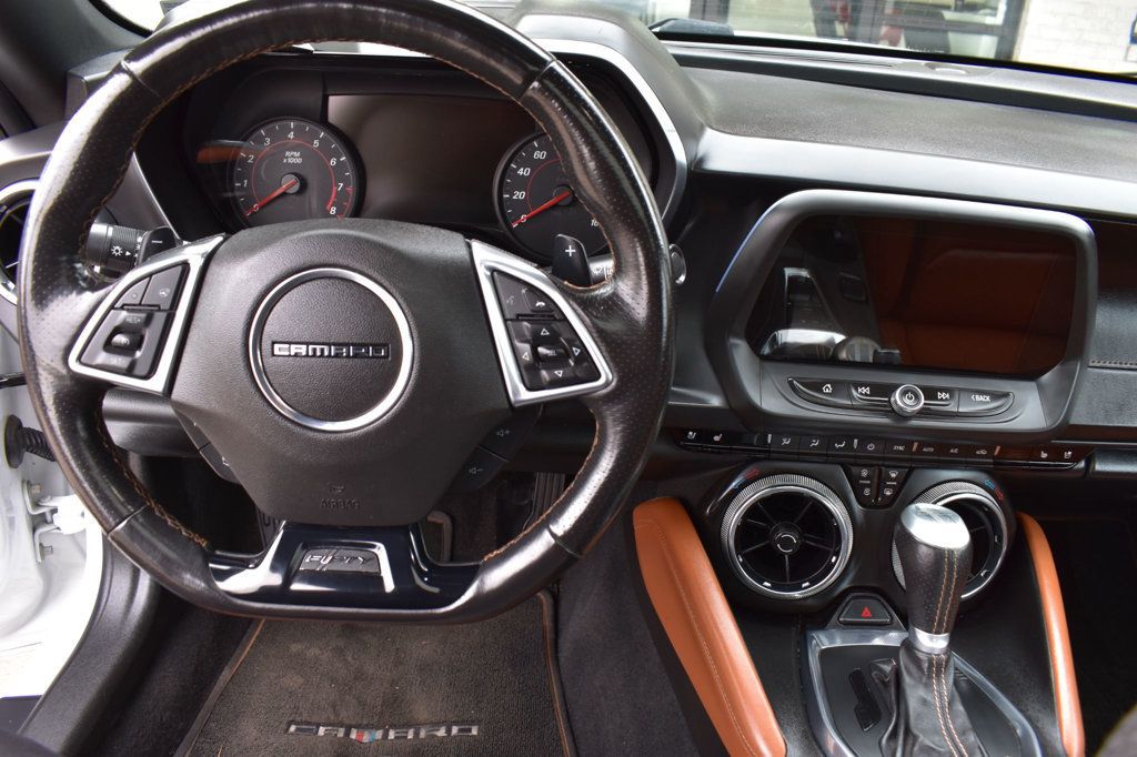 2017 Chevrolet Camaro 2dr Coupe 2LT - 22967214 - 23