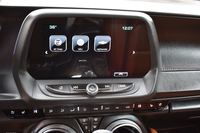 2017 Chevrolet Camaro 2dr Coupe 2LT - 22967214 - 34