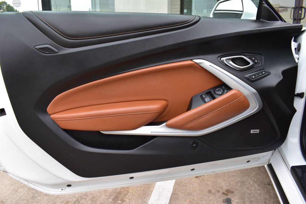 2017 Chevrolet Camaro 2dr Coupe 2LT - 22967214 - 42