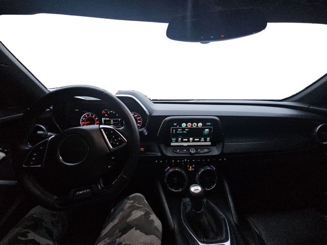 2017 Chevrolet Camaro 2dr Coupe 2LT - 22991693 - 10