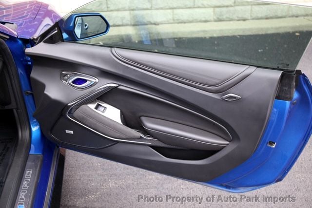 2017 Chevrolet Camaro 2dr Coupe 2SS - 22955327 - 36