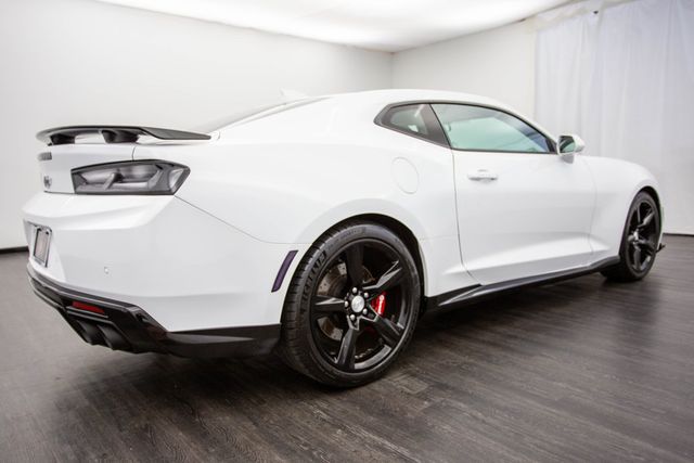 2017 Chevrolet Camaro 2dr Coupe 2SS - 22385181 - 25