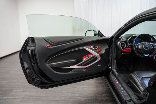 2017 Chevrolet Camaro 2dr Coupe 2SS - 23031852 - 15