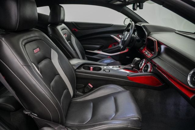 2017 Chevrolet Camaro 2dr Coupe 2SS - 23031852 - 20