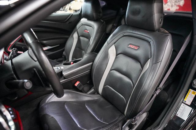 2017 Chevrolet Camaro 2dr Coupe 2SS - 23031852 - 3