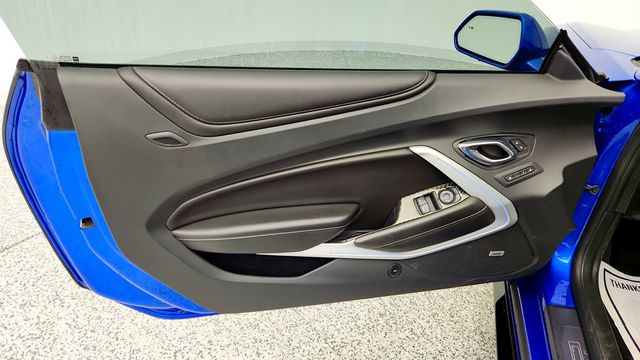 2017 Chevrolet Camaro 2dr Coupe 2SS - 22970665 - 10