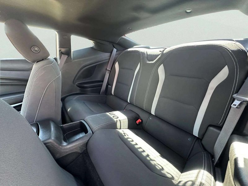 2017 Chevrolet Camaro 2dr Coupe LT w/1LT - 23011247 - 11