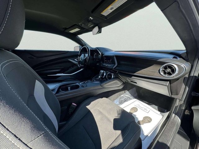 2017 Chevrolet Camaro 2dr Coupe LT w/1LT - 23011247 - 14