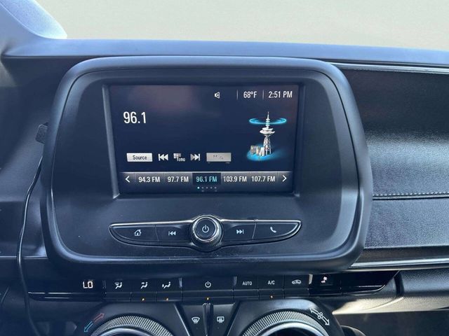 2017 Chevrolet Camaro 2dr Coupe LT w/1LT - 23011247 - 17