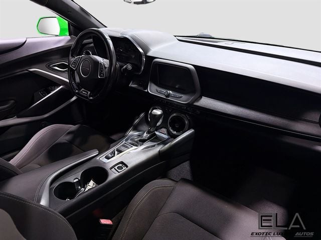 2017 Chevrolet Camaro 2dr Coupe LT w/1LT - 23009951 - 28