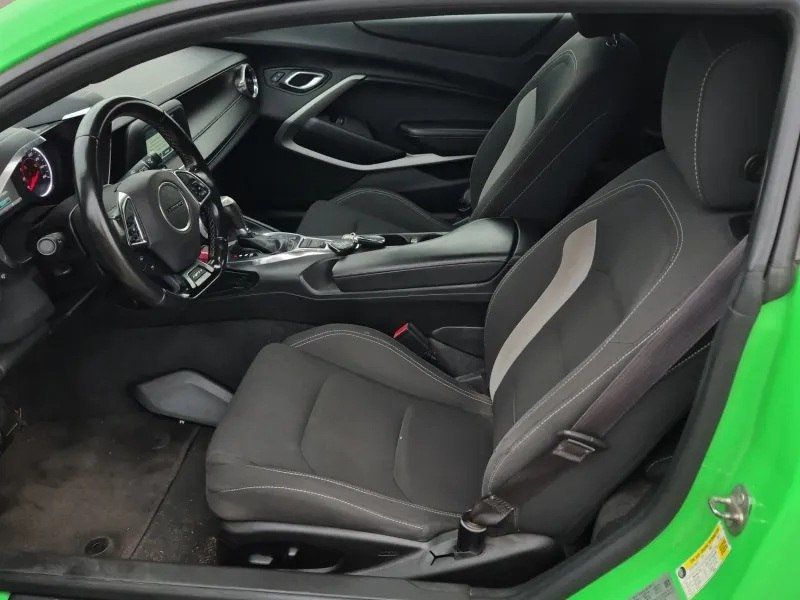 2017 Chevrolet Camaro 2dr Coupe LT w/1LT - 23009951 - 7