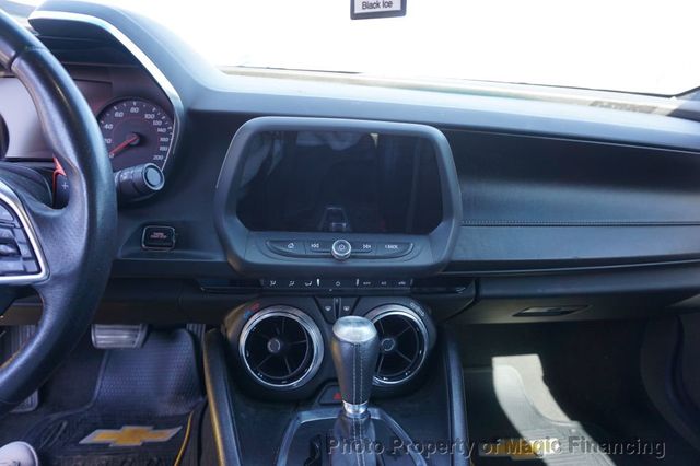 2017 Chevrolet Camaro 2dr Coupe SS w/1SS - 22988223 - 4