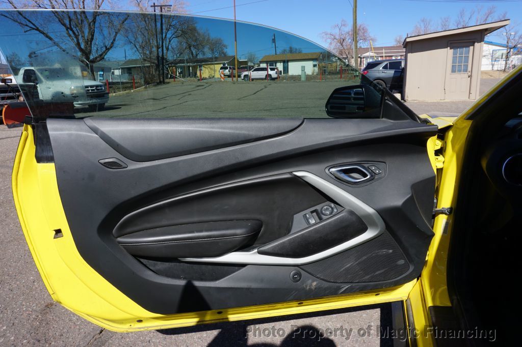 2017 Chevrolet Camaro 2dr Coupe SS w/1SS - 22988223 - 8