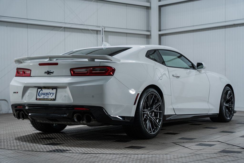 2017 Chevrolet Camaro 2dr Coupe ZL1 - 22712322 - 8