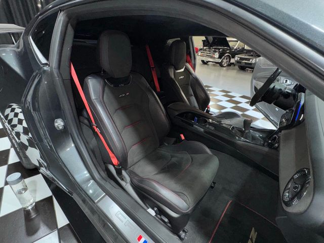 2017 Chevrolet Camaro 2dr Coupe ZL1 - 22881316 - 37