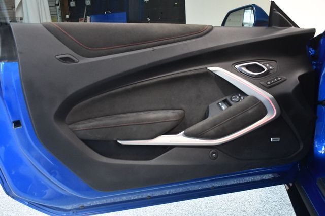 2017 Chevrolet Camaro 2dr Coupe ZL1 - 23075507 - 22