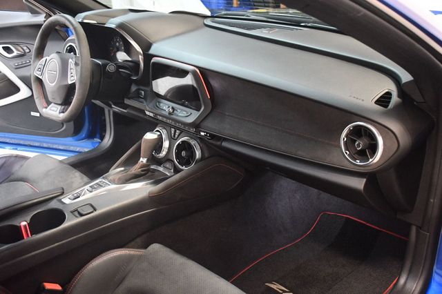 2017 Chevrolet Camaro 2dr Coupe ZL1 - 23075507 - 30