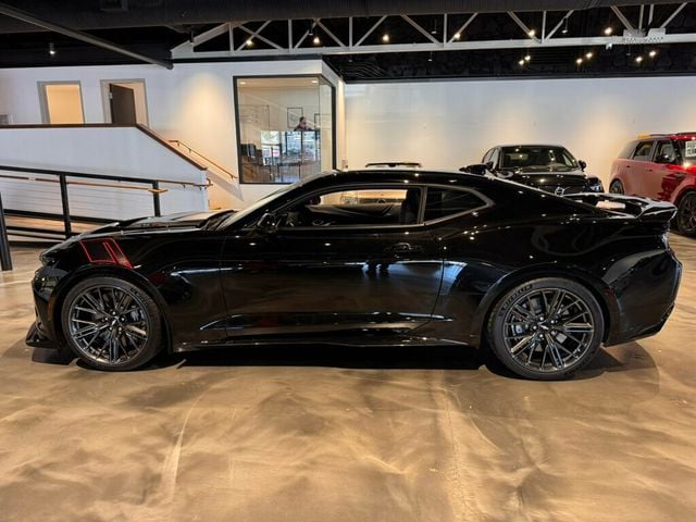 2017 Chevrolet Camaro Zl1/6SpeedManual/PowerSunRoof/Htd&CldSeats/ActiveRevMatch/NAV - 22984395 - 1