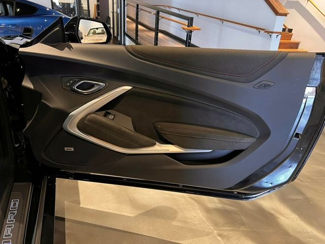 2017 Chevrolet Camaro Zl1/6SpeedManual/PowerSunRoof/Htd&CldSeats/ActiveRevMatch/NAV - 22984395 - 23