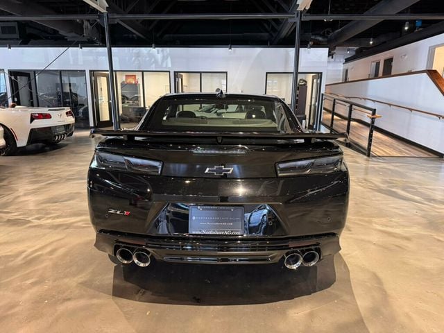 2017 Chevrolet Camaro Zl1/6SpeedManual/PowerSunRoof/Htd&CldSeats/ActiveRevMatch/NAV - 22984395 - 3