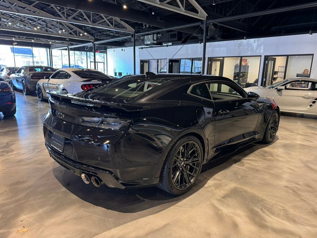 2017 Chevrolet Camaro Zl1/6SpeedManual/PowerSunRoof/Htd&CldSeats/ActiveRevMatch/NAV - 22984395 - 4