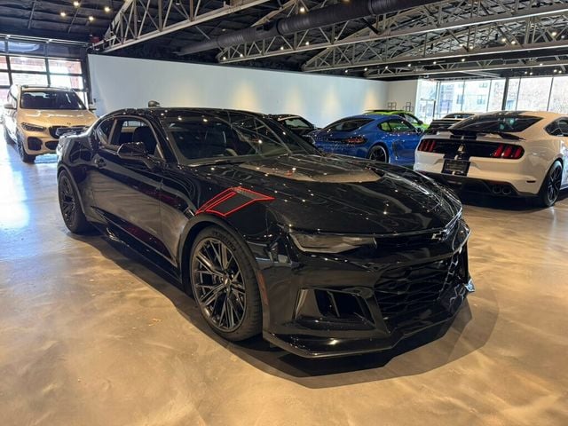 2017 Chevrolet Camaro Zl1/6SpeedManual/PowerSunRoof/Htd&CldSeats/ActiveRevMatch/NAV - 22984395 - 6