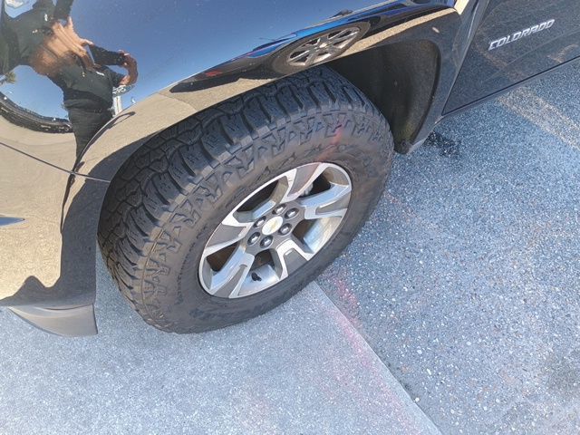 2017 Chevrolet Colorado 4WD Crew Cab 128.3" Z71 - 23009041 - 3