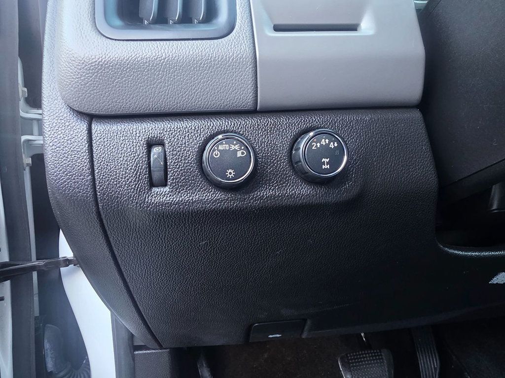 2017 Chevrolet Colorado 4WD Ext Cab 128.3" WT - 22969756 - 11