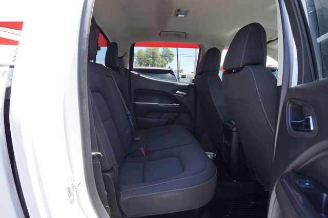 2017 Chevrolet Colorado LT, 4X4, RUNNING BOARDS, TOWING PACKAGE, BED LINER CARPET - 23023732 - 17