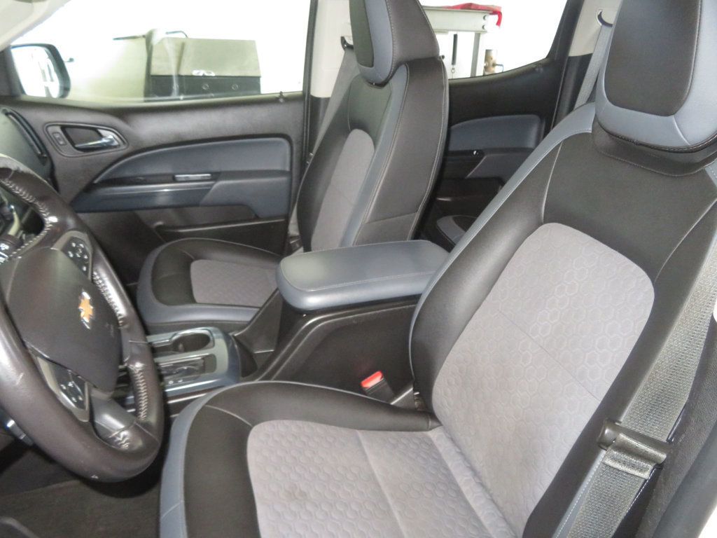 2017 Chevrolet Colorado Z71 photo 16