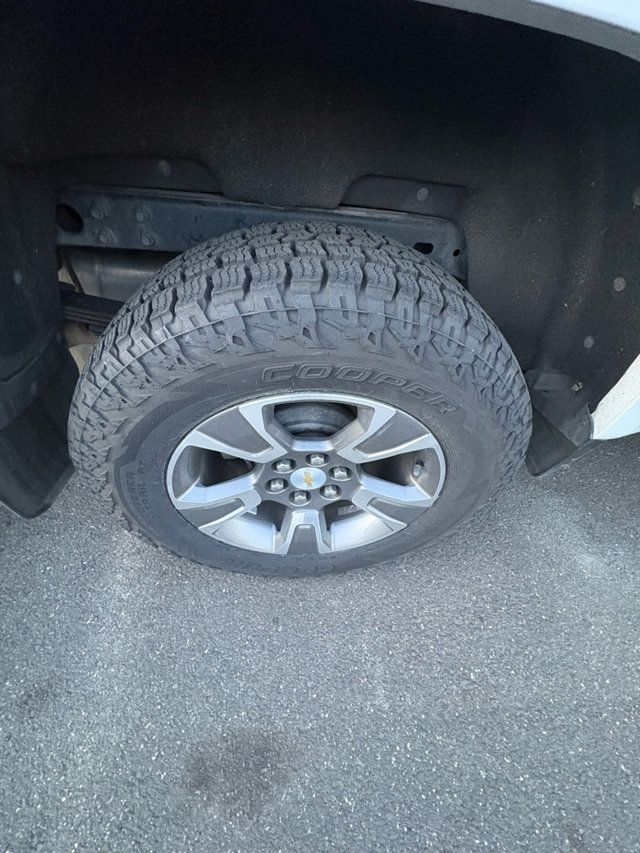 2017 Chevrolet Colorado Z71 - 22988964 - 17