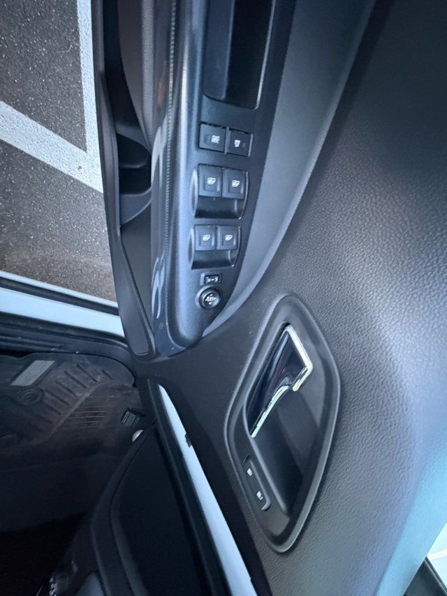 2017 Chevrolet Colorado Z71 - 22988964 - 7