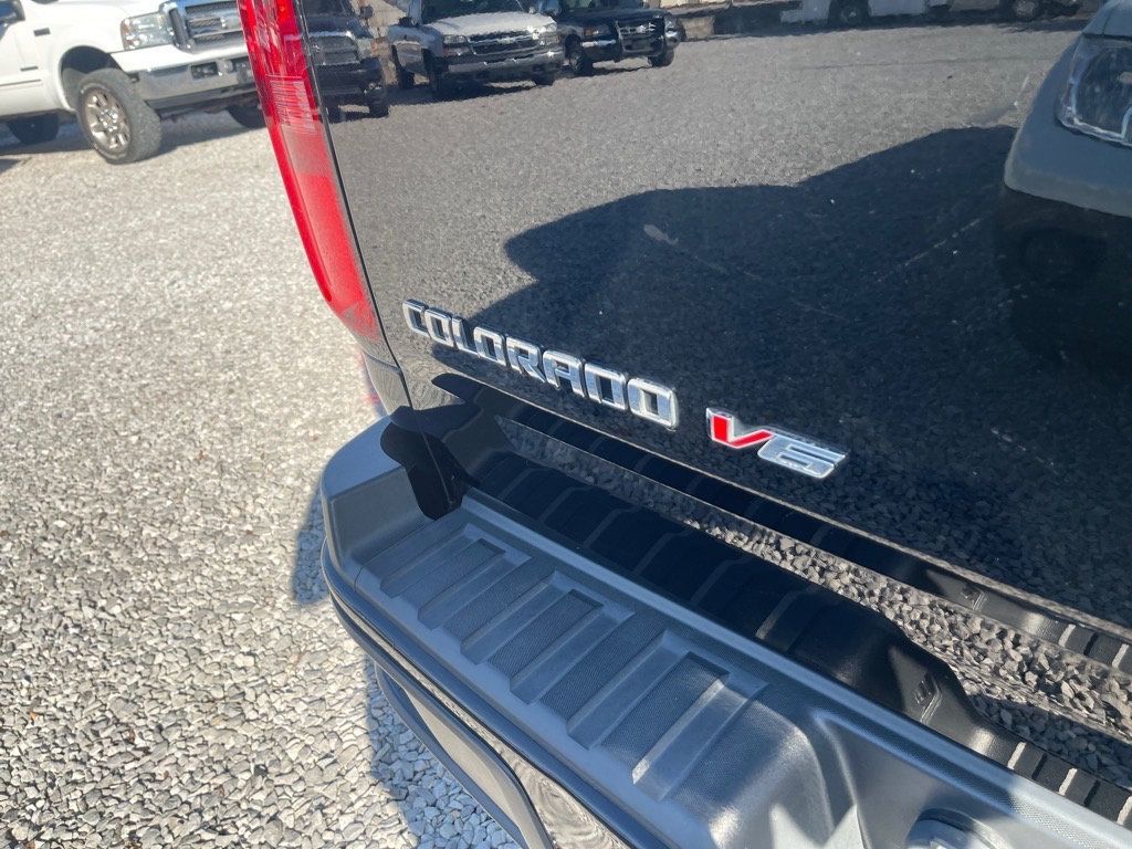 2017 Chevrolet Colorado Z71 Pickup 4D 6 ft - 22959204 - 19