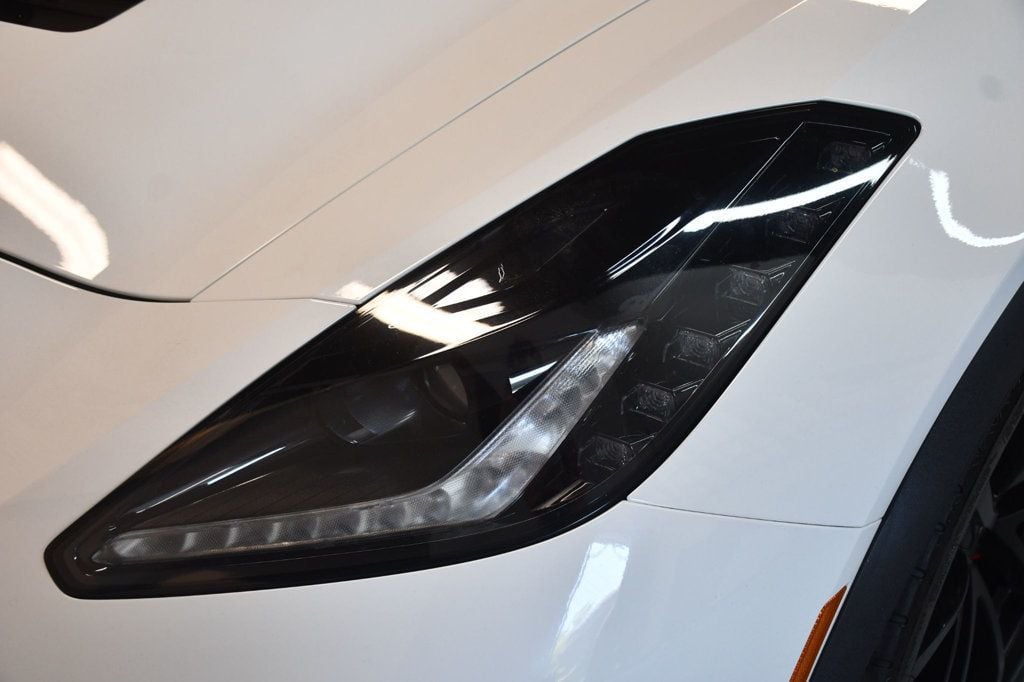 Chevrolet Corvette photo 11