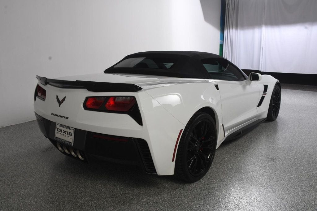 Chevrolet Corvette photo 18