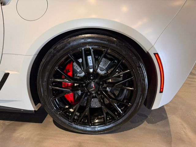 2017 Chevrolet Corvette Z06/7SpeedManual/Z07PerfPkg/CarbonCeramicBrakes/AppleCarplay - 22981846 - 23