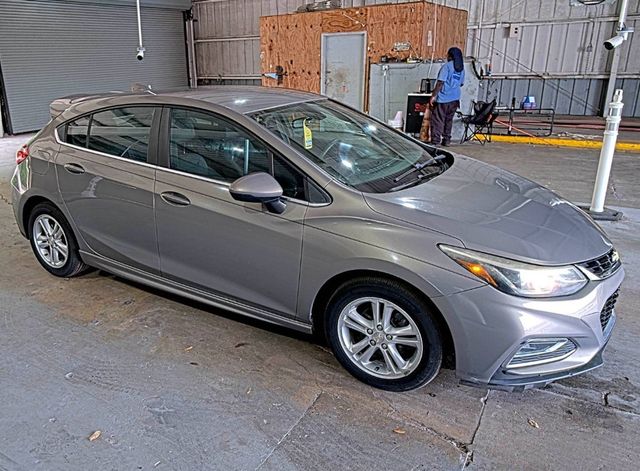 2017 Chevrolet CRUZE 4dr Hatchback Automatic LT - 23027678 - 2