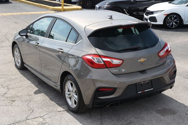 2017 Chevrolet Cruze LT Hatchback Auto's photo