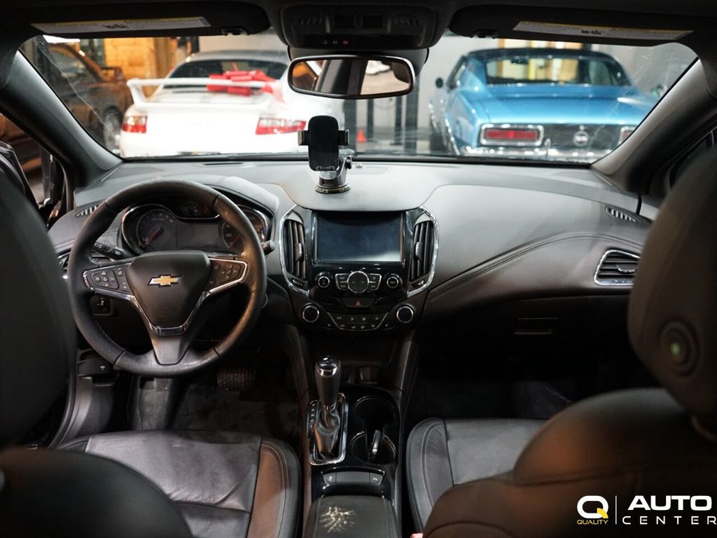 2017 Chevrolet CRUZE 4dr Hatchback Automatic Premier - 22947819 - 11