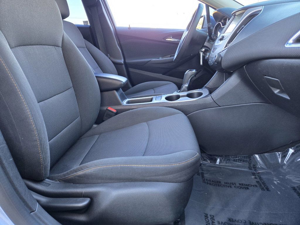 2017 Chevrolet CRUZE 4dr Sedan Automatic LS - 22959370 - 11