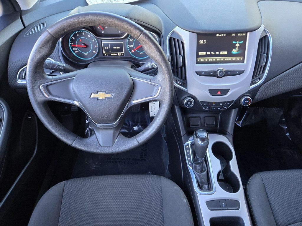 2017 Chevrolet CRUZE 4dr Sedan Automatic LS - 22959370 - 8