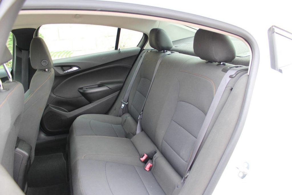2017 Chevrolet CRUZE 4dr Sedan Automatic LS - 22899822 - 13