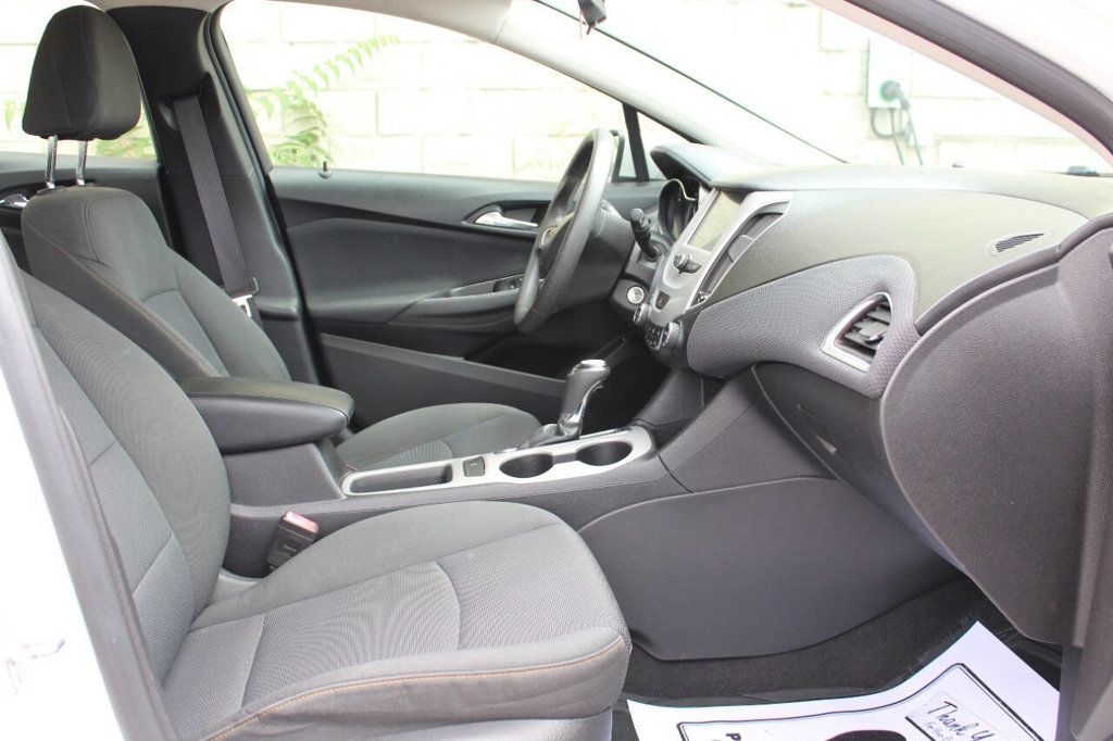 2017 Chevrolet CRUZE 4dr Sedan Automatic LS - 22899822 - 15